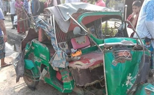 ময়মনসিংহে বাসের চাপায় নিহত ২ অটোরিকশার যাত্রী 