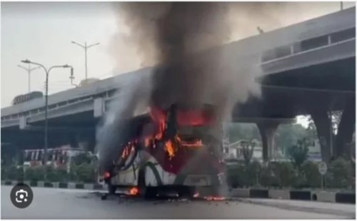 বনানীতে যাত্রীবাহী বাসে আগুন 