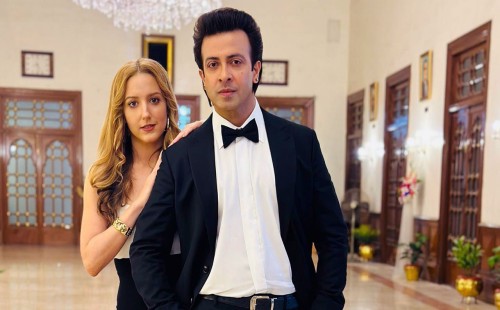 বিদেশের মাটিতেও রাজকুমারের দাপট 