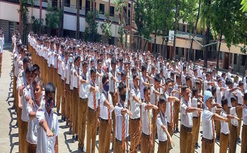 ২৫ জেলায় তীব্র তাপপ্রবাহে শনিবারও মাধ্যমিক বিদ্যালয়ে ছুটি 