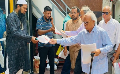 উপজেলা নির্বাচন বর্জনে বিএনপির লিফলেট বিতরণ 