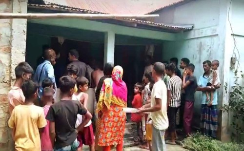 সৌদি ফেরত স্ত্রীকে হত্যা করে থানায় স্বামী 