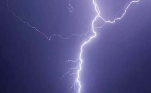 বজ্রপাতে প্রাণ গেল ৪ জনের 