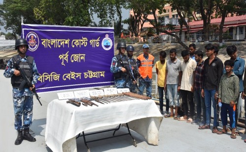 বিদেশি জাহাজে ডাকাতির প্রস্তুতি 