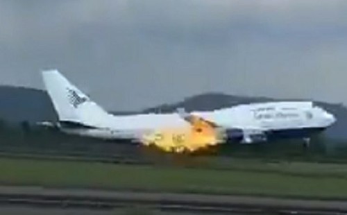 হজযাত্রীবাহী বিমানে আগুন, জরুরি অবতরণ 