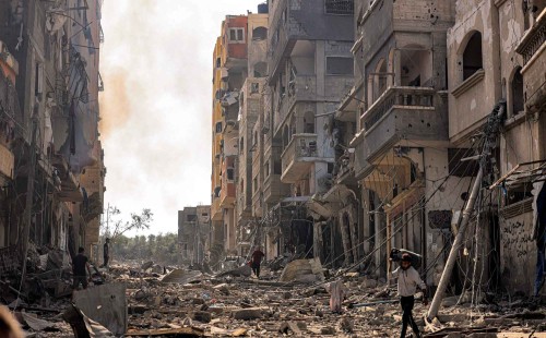 গাজায় ইসরায়েলের ভয়াবহ হামলায় নিহত ১২১ 