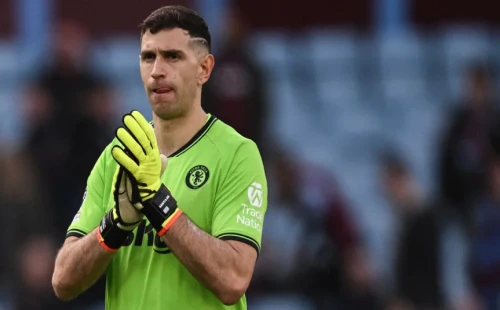 নিষিদ্ধ হলেন বিশ্বজয়ী এমিলিয়ানো মার্টিনেজ 