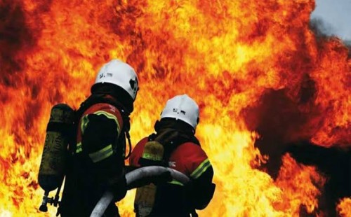 শান্তিনগরে বহুতল ভবনের আগুন 