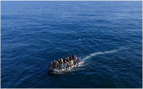 নৌকায় চেপে আশ্রয়প্রার্থীদের ব্রিটেনে পৌঁছানোর রেকর্ড 