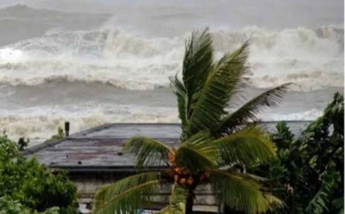 রেমাল এখন কত দূরে 