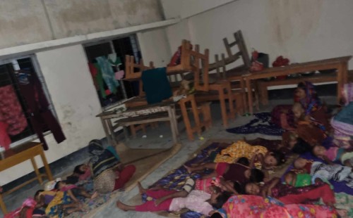 রাতে আশ্রয়কেন্দ্রে ছিলাম, সকালে বাড়ি গিয়ে দেখি সব ভেসে গেছে 