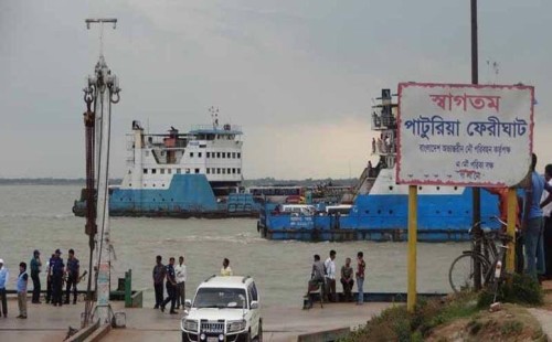 দৌলতদিয়া-পাটুরিয়া ঘাটে ফেরি  ও লঞ্চ চলাচল স্বাভাবিক 