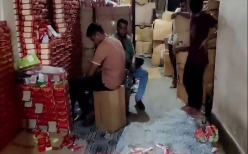 ৩০ লাখ টাকার নকল প্রেগনেন্সি স্ট্রিপ ও ওষুধ জব্দ 