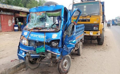 ট্রাকের পেছনে পিকআপের ধাক্কায় নিহত ২ 
