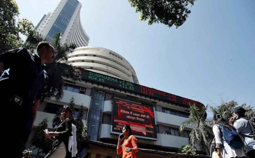 ভোটগণনার মধ্যেই ভারতীয় শেয়ারবাজারে ধস 