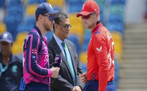 টস জিতে ব্যাটিংয়ে স্কটল্যান্ড 