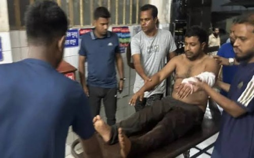 বেনাপোল কাস্টমস হাউসের রাজস্ব কর্মকর্তাকে কোপাল দুর্বৃত্তরা 