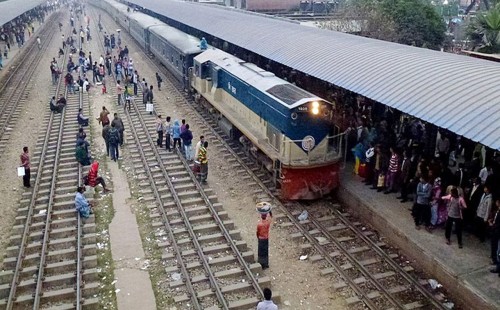 পশ্চিমাঞ্চলের কোনো ট্রেন থামবে না বিমানবন্দর স্টেশনে 