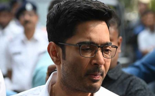 হাসপাতাল থেকে ছাড়া পেলেন অভিষেক 