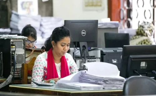 ঈদের ছুটি শেষে নতুন সূচিতে চলছে অফিস 