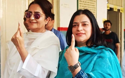 হরিয়ানায় কংগ্রেসের বিধায়ক কিরণ, প্রাক্তন সাংসদ শ্রুতি বিজেপিতে 