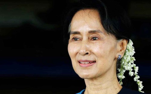 সু চির জন্মদিনে চুলে ফুল পরায় গ্রেফতার ২২! 