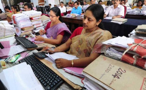 সরকারি কর্মীদের অফিসে এক মিনিট দেরিতেও হবে ‘শাস্তি’ 