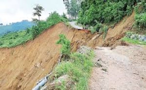 পাহাড়ধসে একজনের মৃত্যু 