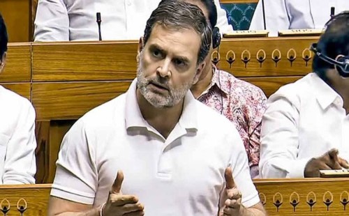 ‘হিন্দু’ মন্তব্য বাদ, পাল্টা জবাব রাহুলের 