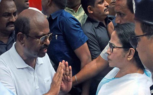 মুখ্যমন্ত্রী মমতার বিরুদ্ধে রাজ্যপাল বোসের মানহানির মামলা 