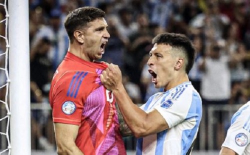 মার্টিনেজের বীরত্বে সেমিফাইনালে আর্জেন্টিনা 