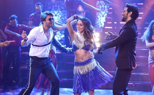 কলকাতায় বড় ধাক্কা খেল ‘তুফান’ 