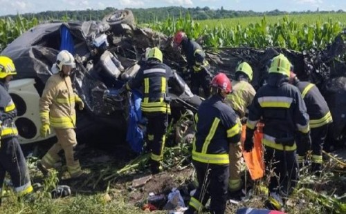 ইউক্রেনে লরি-মিনিবাস সংঘর্ষ, নিহত ১৪ 