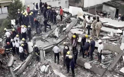 গুজরাতে ভবন ধসে নিহতের সংখ্যা বেড়ে সাত! 