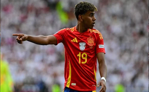 জার্মানির যে আইন খেলতে দিচ্ছে না ইয়ামালকে! 