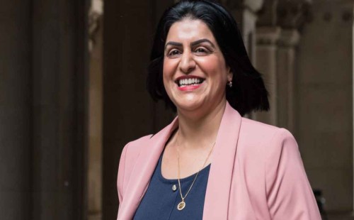 যুক্তরাজ্যের প্রথম মুসলিম নারী আইনমন্ত্রী ফিলিস্তিনপন্থী শাবানা 