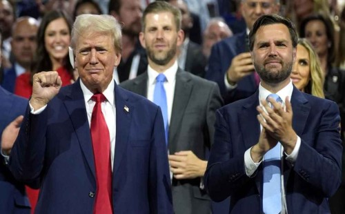 ট্রাম্প কী আসলেই গুলিবিদ্ধ হয়েছেন? 