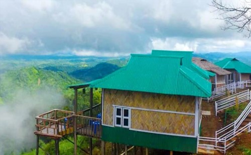 সাজেকে তিন শতাধিক পর্যটক আটকা 