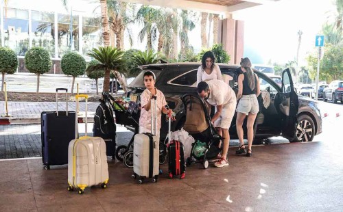 পালাচ্ছে অবৈধ বসতি স্থাপনকারী ইসরায়েলিরা 