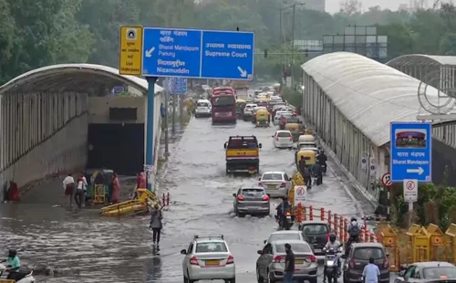 দিল্লিতে ১২ বছরে সর্বোচ্চ বৃষ্টিপাত 