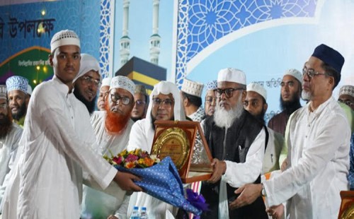 বিশ্বজয়ী চার হাফেজকে সংবর্ধনা দিলেন ধর্ম উপদেষ্টা 