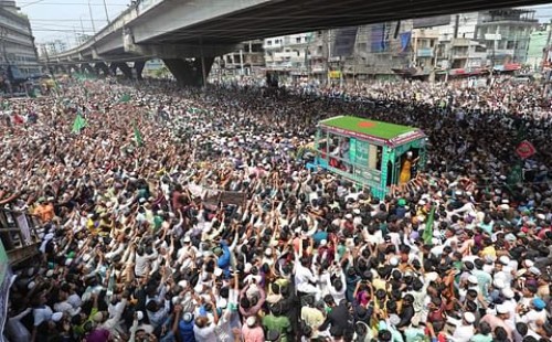 চট্টগ্রামে জশনে জুলুসে লাখো মানুষের ঢল 