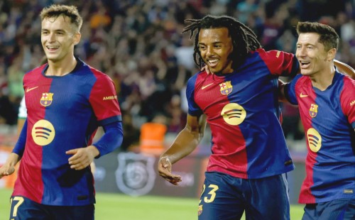 লা লিগায় জয়রথ ছুটছে বার্সেলোনার 