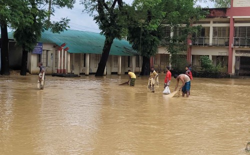 স্মরণকালের ভয়াবহ বন্যায় বিপর্যস্ত শেরপুর, মৃত্যু ৬ 