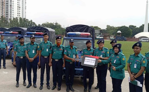 নতুন গাড়ি পেল ডিএমপির ১০ থানা 