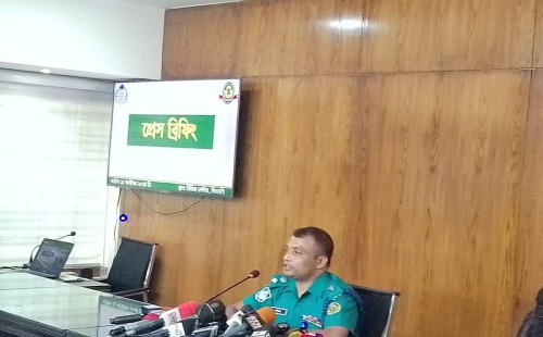 মণ্ডপে গান: ‘অসৎ উদ্দেশ্য’ খতিয়ে দেখছে পুলিশ 