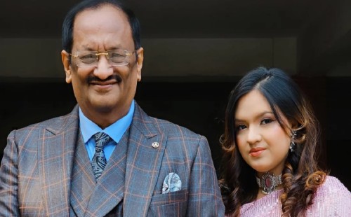 তিশাকে ‘অভিনন্দন হুররাম’ বললেন মুশতাক 