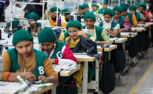 চাপ সামলে ঘুরে দাঁড়াচ্ছে বাংলাদেশের অর্থনীতি 