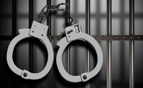 জুয়ার আসর থেকে আটক বিএনপি নেতাসহ ২ জন 