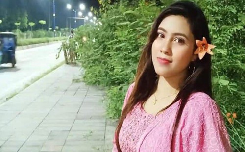 পরীক্ষা দিতে এসে ছাত্রলীগ নেত্রী আটক 